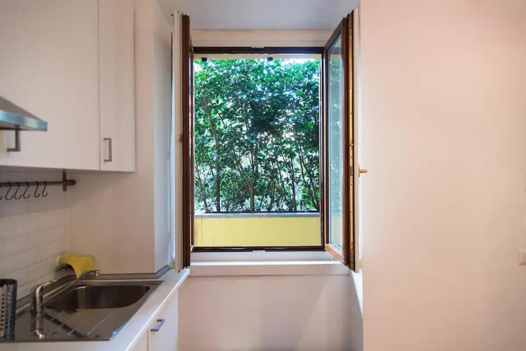 Appartement Hidden Retreat - Duomo à Milan Extérieur photo